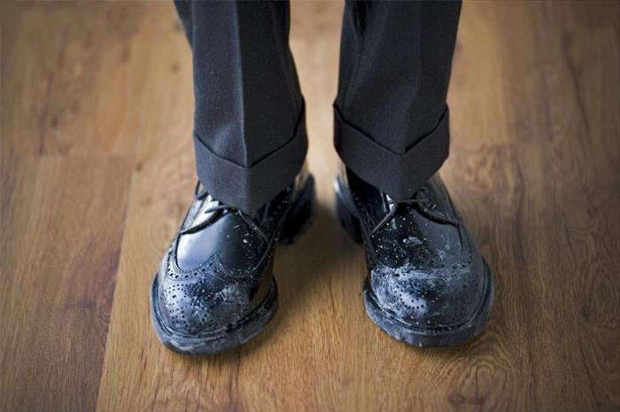 Осенние хлопоты: как бережно высушить обувь?