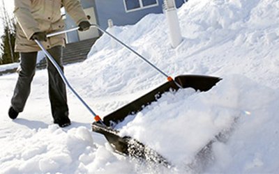 Зима близко: как выбрать качественный снегоуборочный инвентарь?